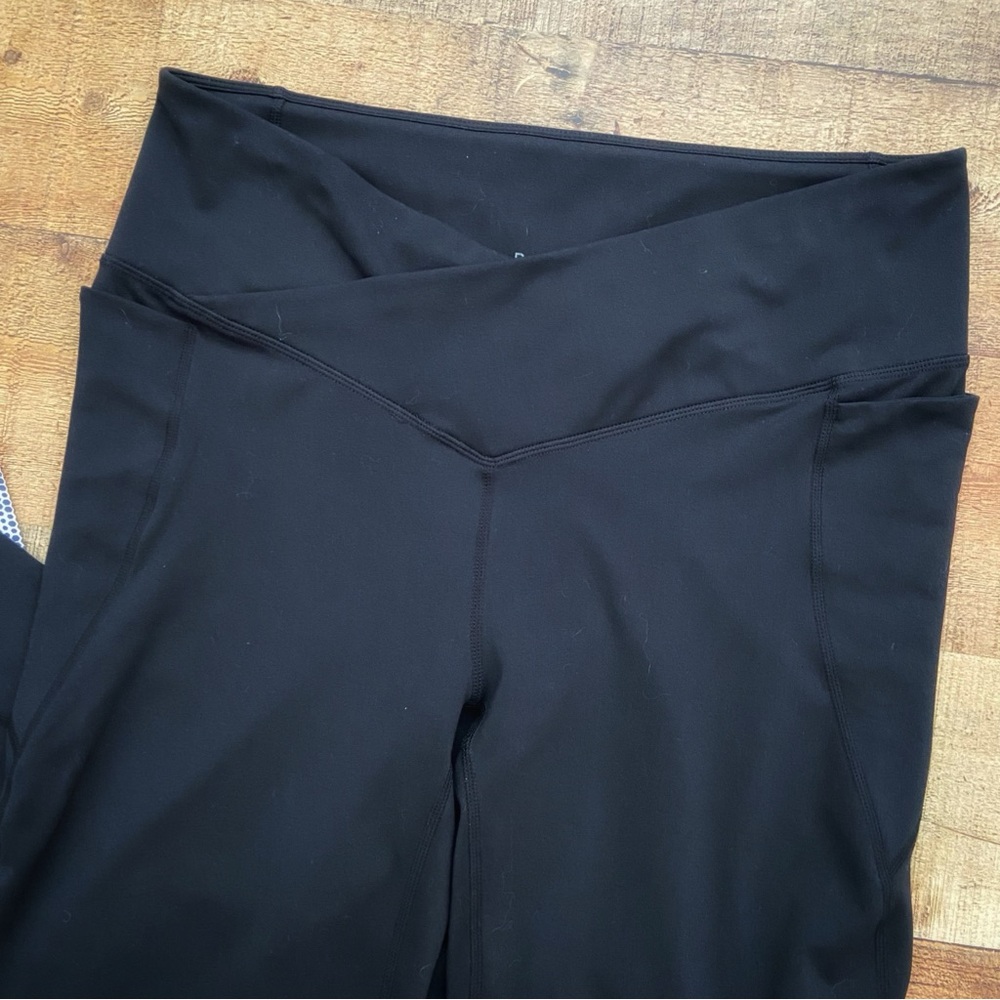 YOGA PANTS Fabletics PureLuxe Black Flared Excellent Condition - Picture 3 of 10